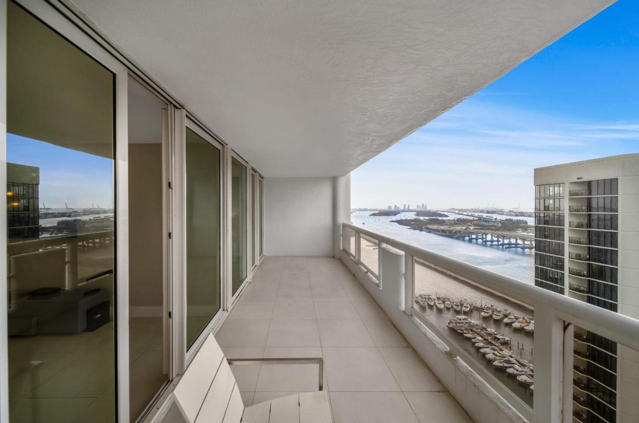 Bay Overlooking With Balcony *