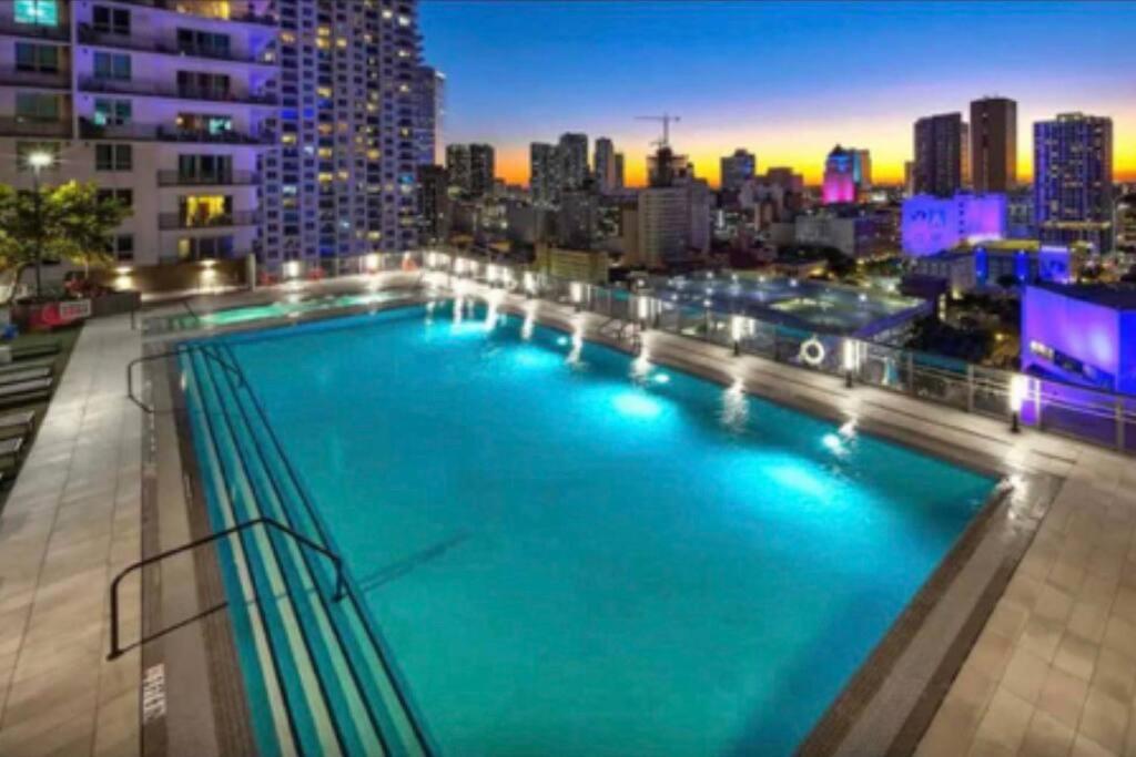 Vibrant Studio Downtown Apartment Miami