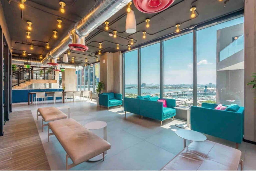 Vibrant Studio Downtown