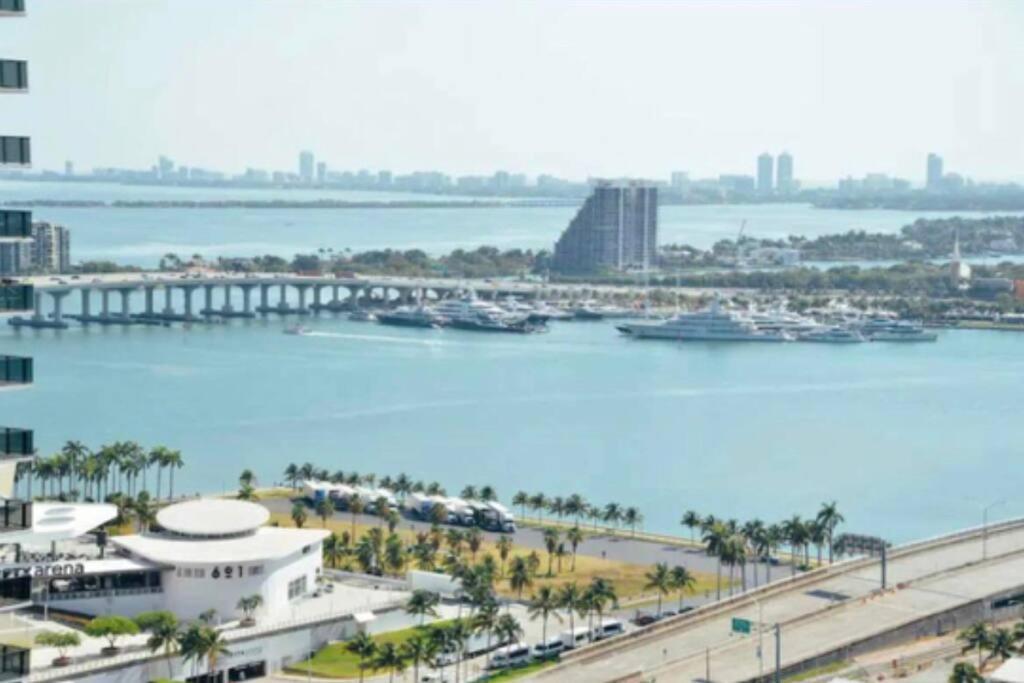 Vibrant Studio Downtown * Miami
