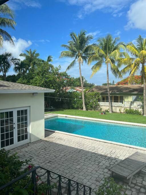 Rustica 5 Bedroom 3 Bath With Pool Next To River 1800 Miami
