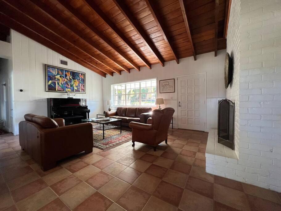 Rustica 5 Bedroom 3 Bath With Pool Next To River 1800 *