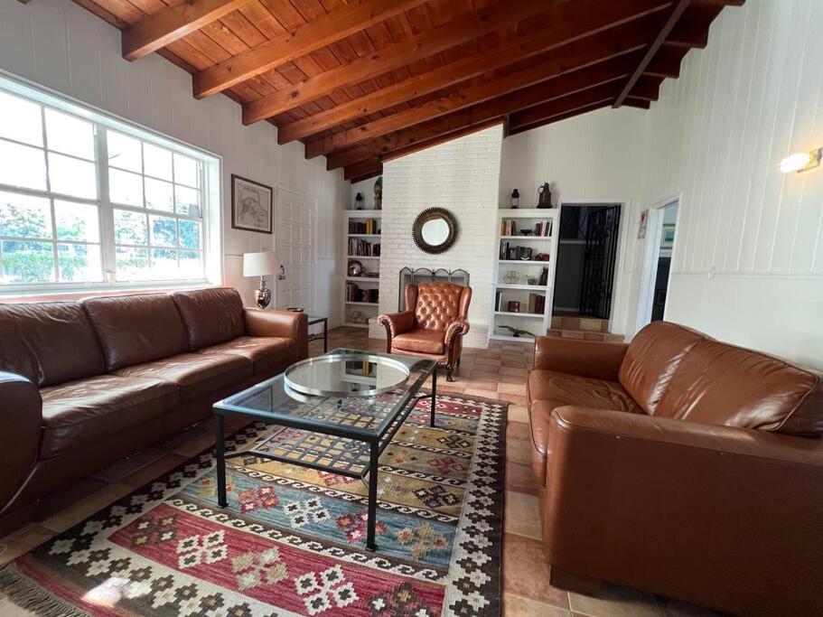 Rustica 5 Bedroom 3 Bath With Pool Next To River 1800 Holiday home