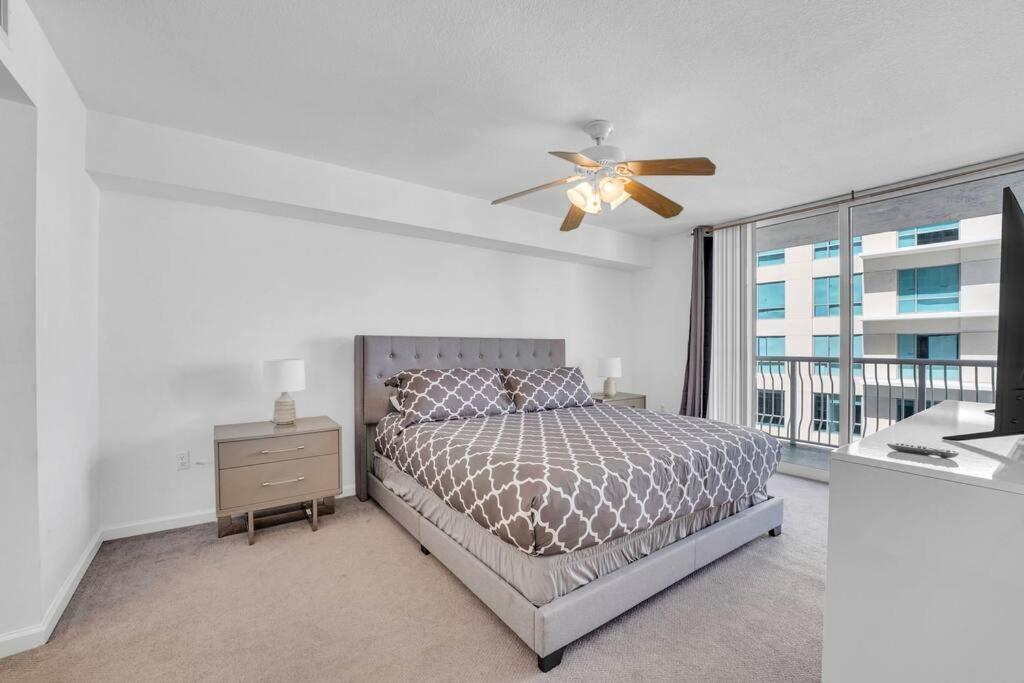 Apartment Unit •1 Bdr With Ocean And View•free Parking *