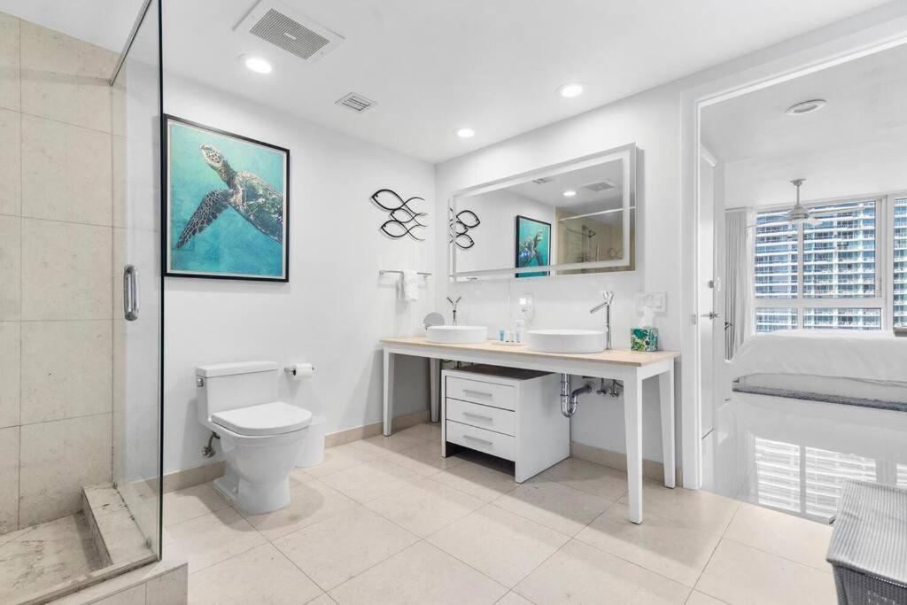 Penthouse Luxury Icon And W Panoramic Views Balcony In Brickell Miami