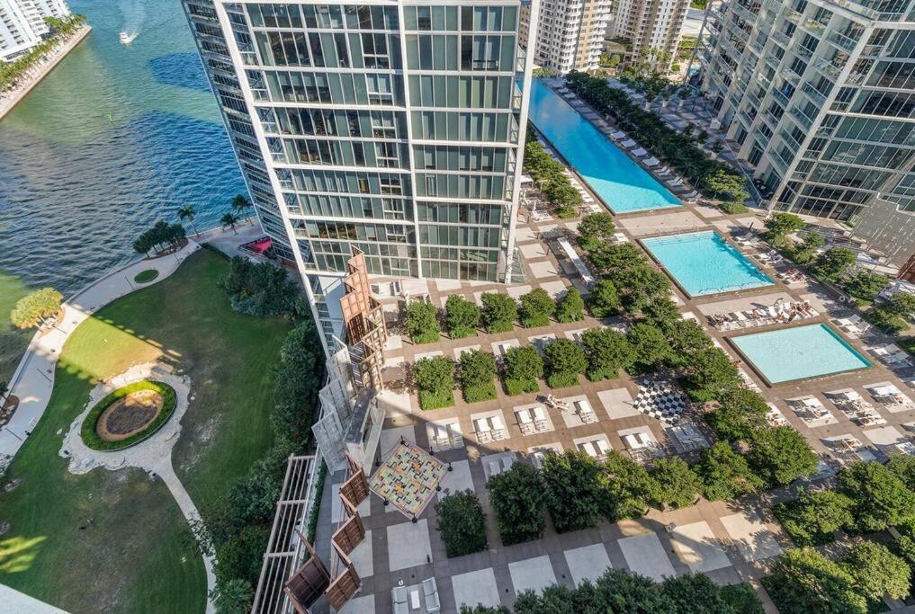 Penthouse Luxury Icon And W Panoramic Views Balcony In Brickell