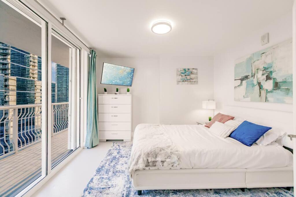 Apartment Upscale Brickell 3 Bedroom With Water Views And Free Parking Miami