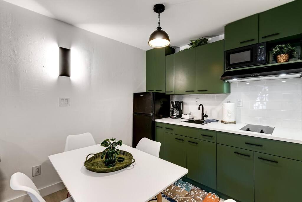 Apartment Captivating 2-br For 5 People V3 *