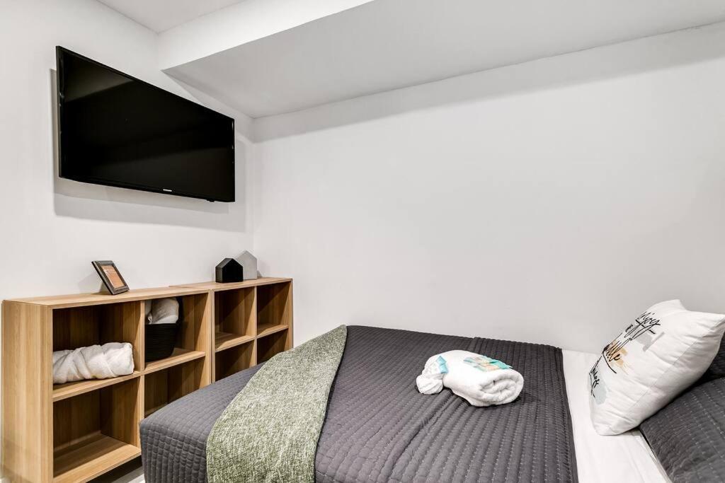 Wonderful 2 People V5 Apartment