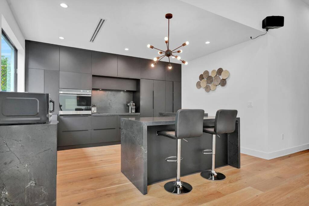 Design House -heated Pool -big Yard -gated Parking Miami
