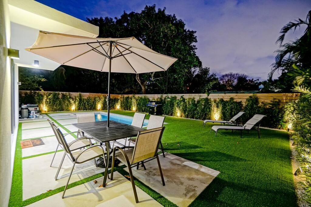 Villa Design House -heated Pool -big Yard -gated Parking Miami