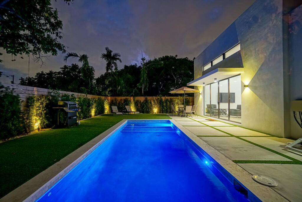 Design House -heated Pool -big Yard -gated Parking * Miami