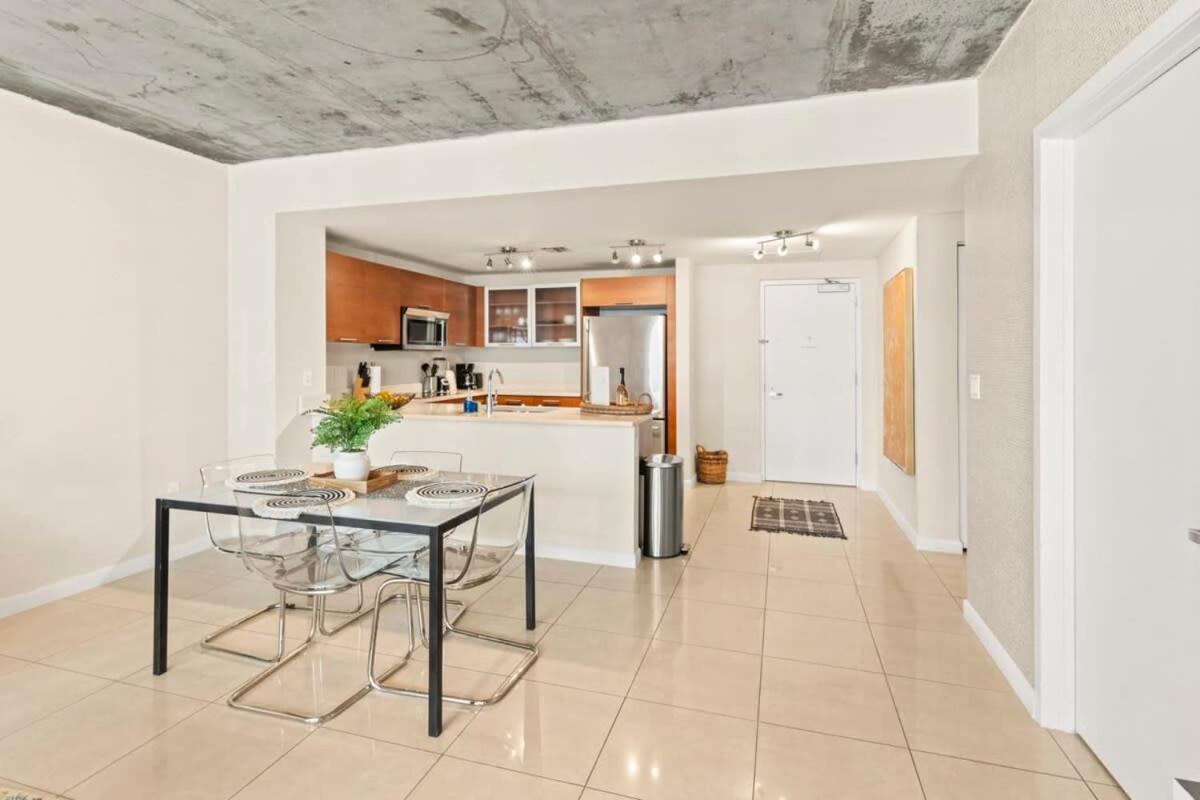 Urban Retreat - Location Pool Gym & Parking * Miami