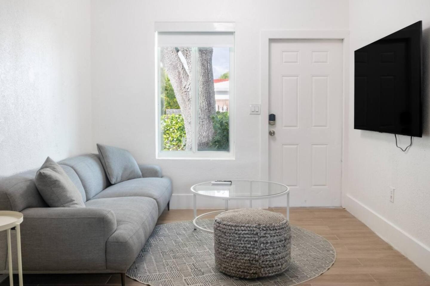 Apartment El Portal #6 Stylish In El Portal #6 Miami