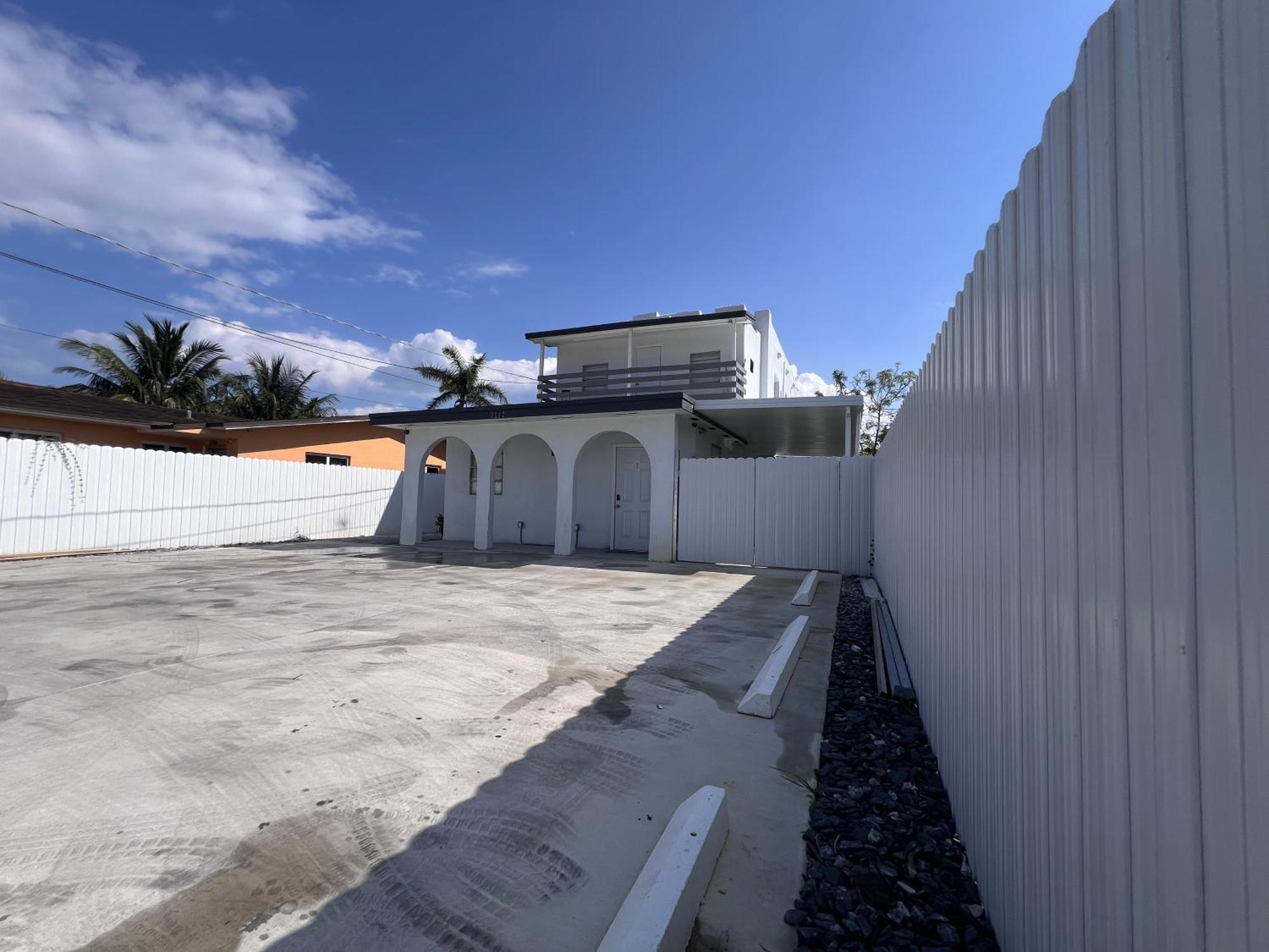Charming Two Bedroom Apartment. Apartment