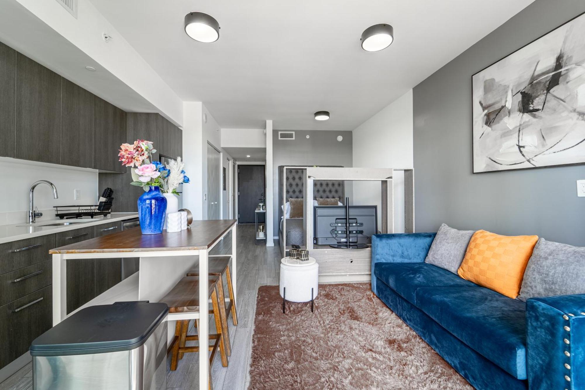 Tr 2 Bedroom, 1 Bedroom, And With Balconies Apartment