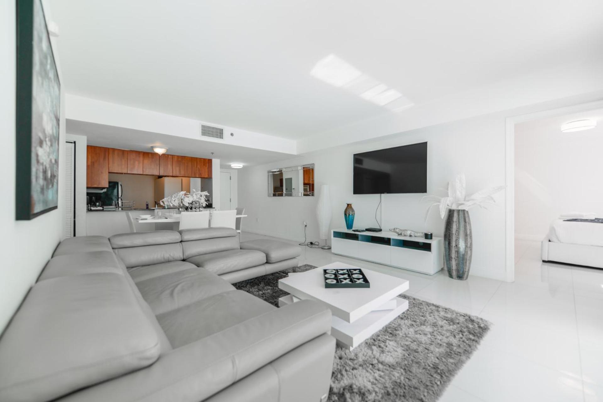 Great 2 Bedrooms In Brickell Apartment