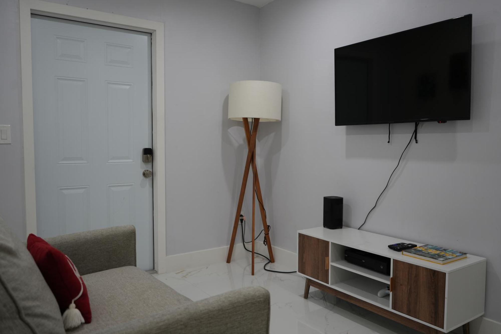Apartment Charming Two Bedroom Apartment. Miami
