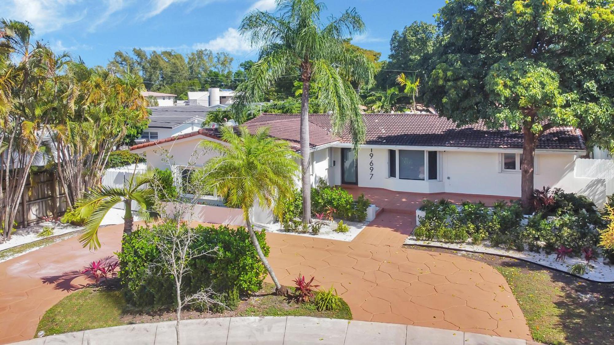 Apartment Gated Blanca 5br 3ba With Heated Pool & Bbq Miami