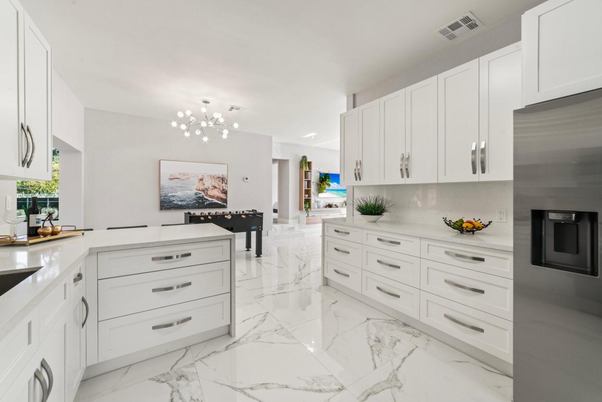 Full Amenities Big House Pool Jacuzzi 6br L64 *