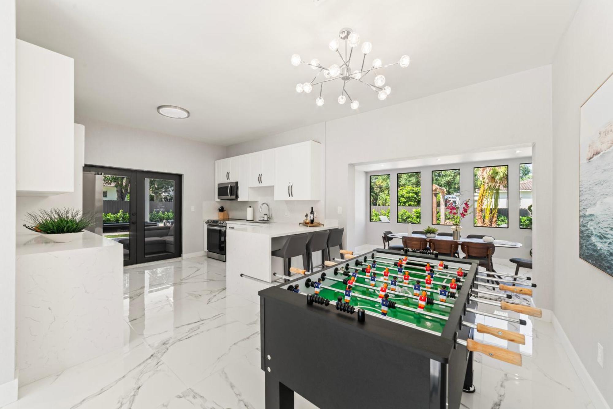 Full Amenities Big House Pool Jacuzzi 6br L64 * Miami