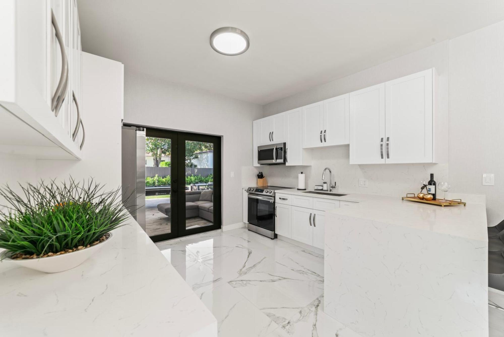Full Amenities Big House Pool Jacuzzi 6br L64 Holiday home Miami