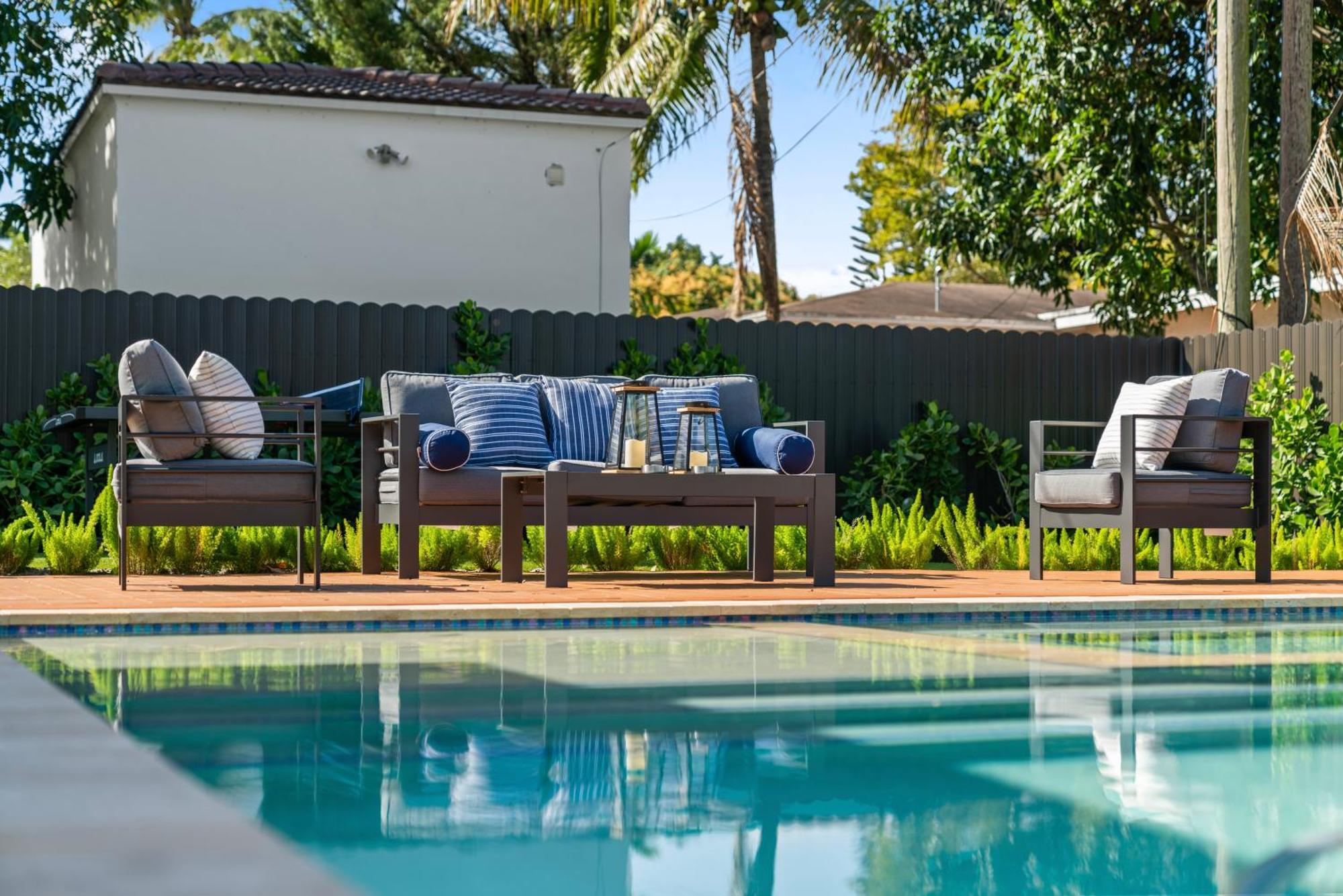Full Amenities Big House Pool Jacuzzi 6br L64 Miami