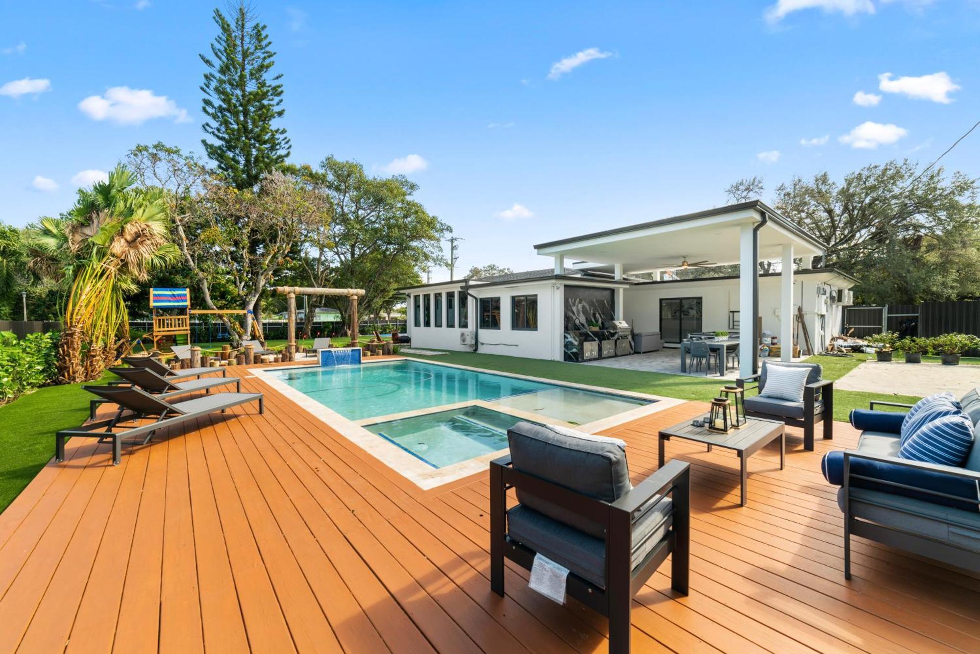 Full Amenities Big House Pool Jacuzzi 6br L64 Holiday home