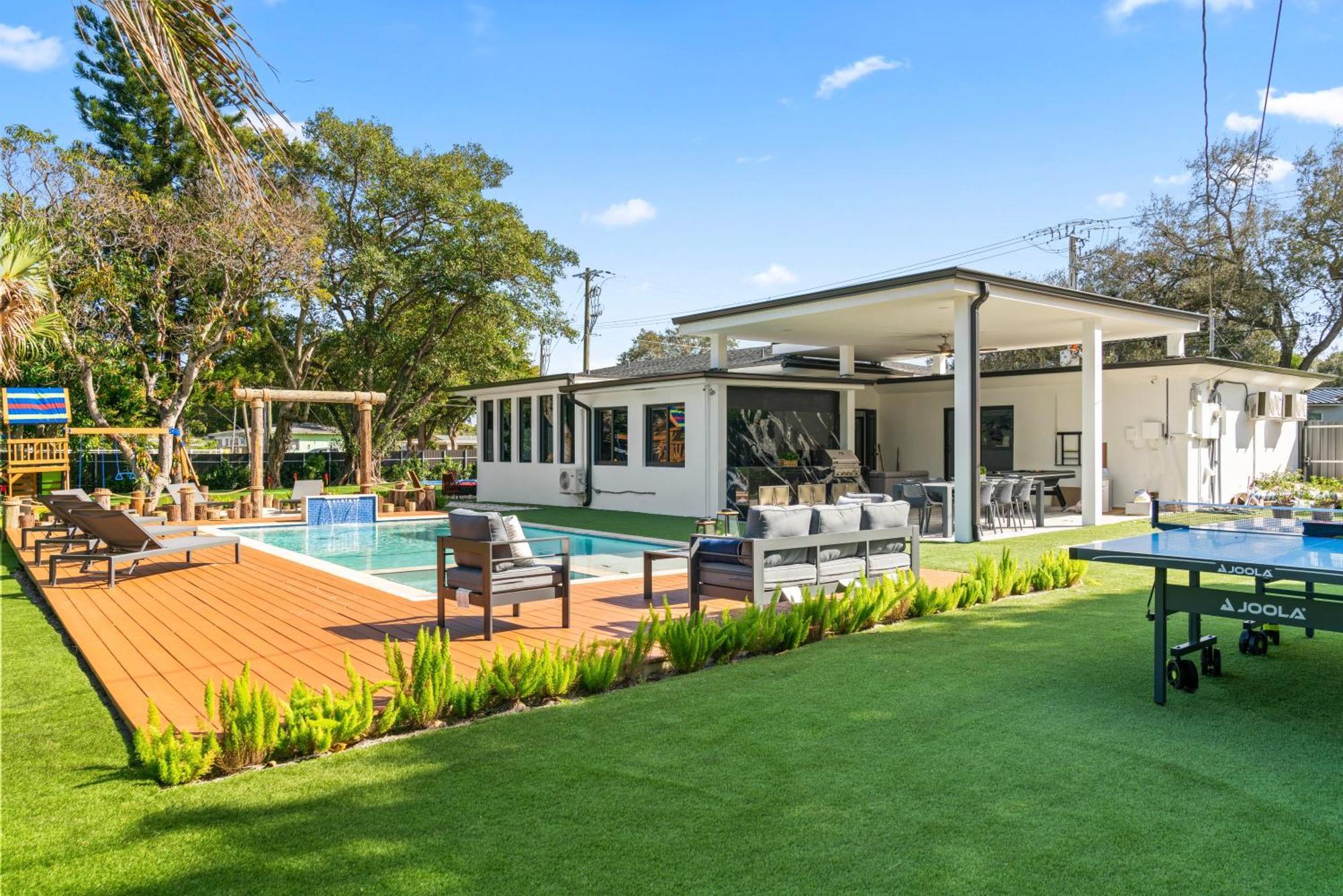 Full Amenities Big House Pool Jacuzzi 6br L64