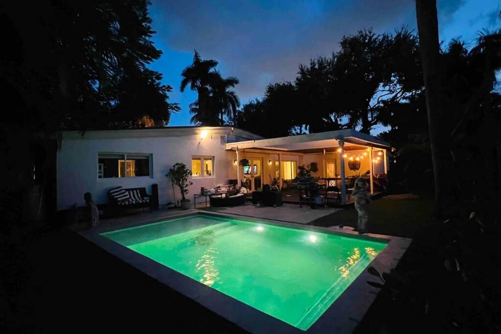 Holiday home Pool! Location! Steps To The Water! Kid Friendly! Miami