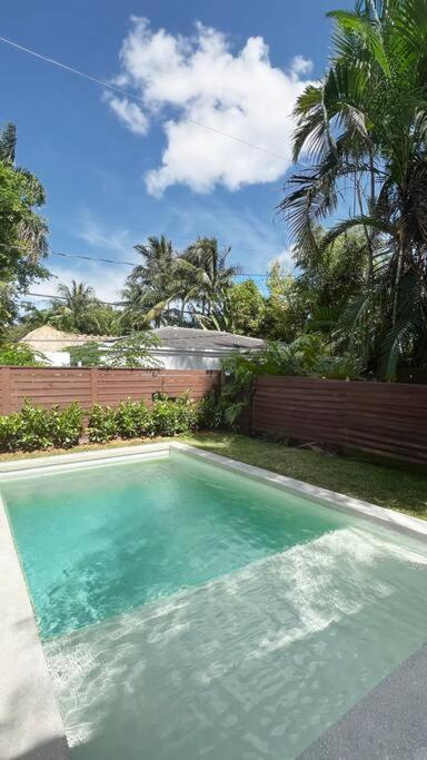 Holiday home Pool! Location! Steps To The Water! Kid Friendly! *