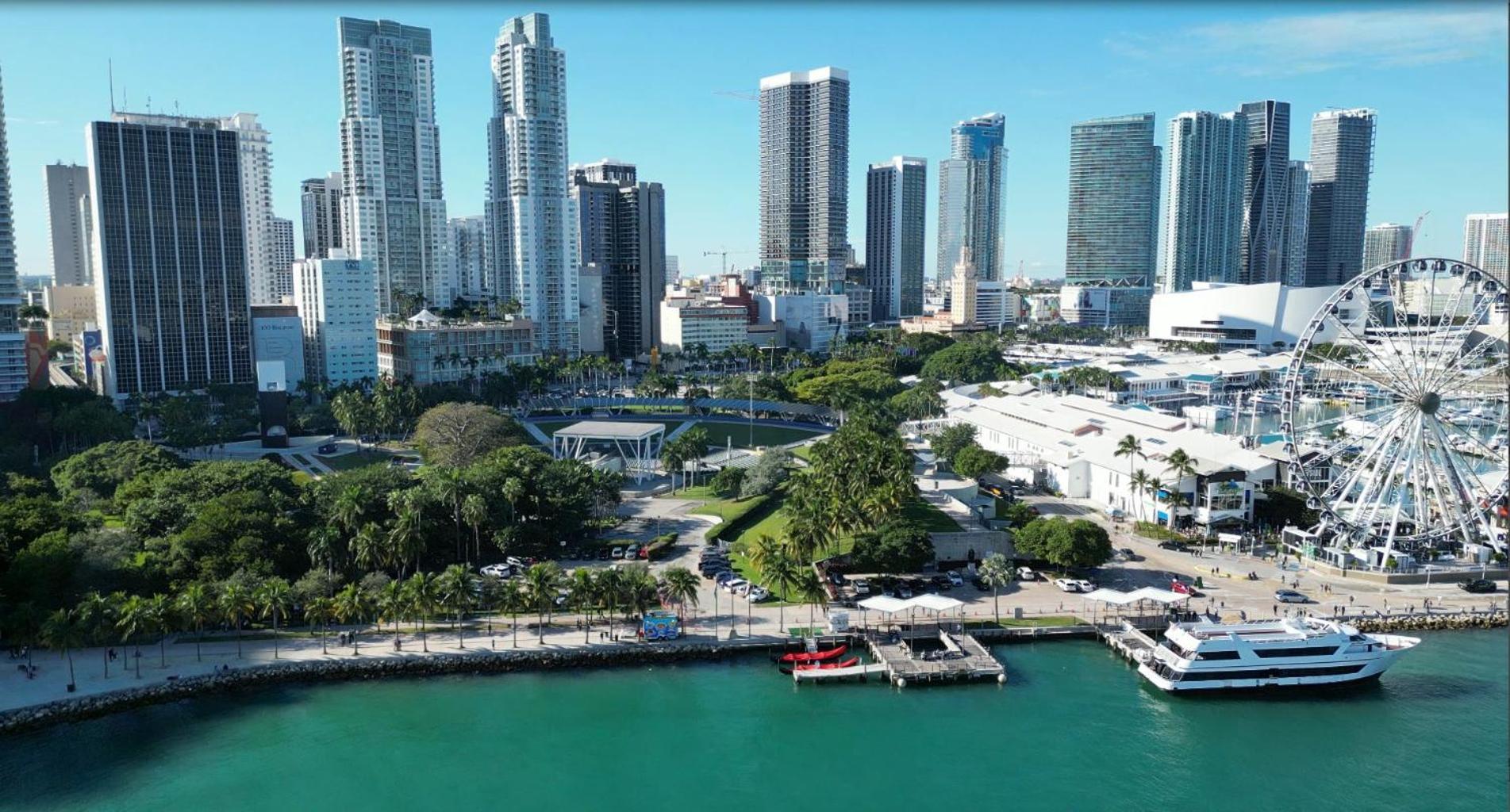 Private Near Airport - Free Parking - 01 Hospedagem domiciliar Miami