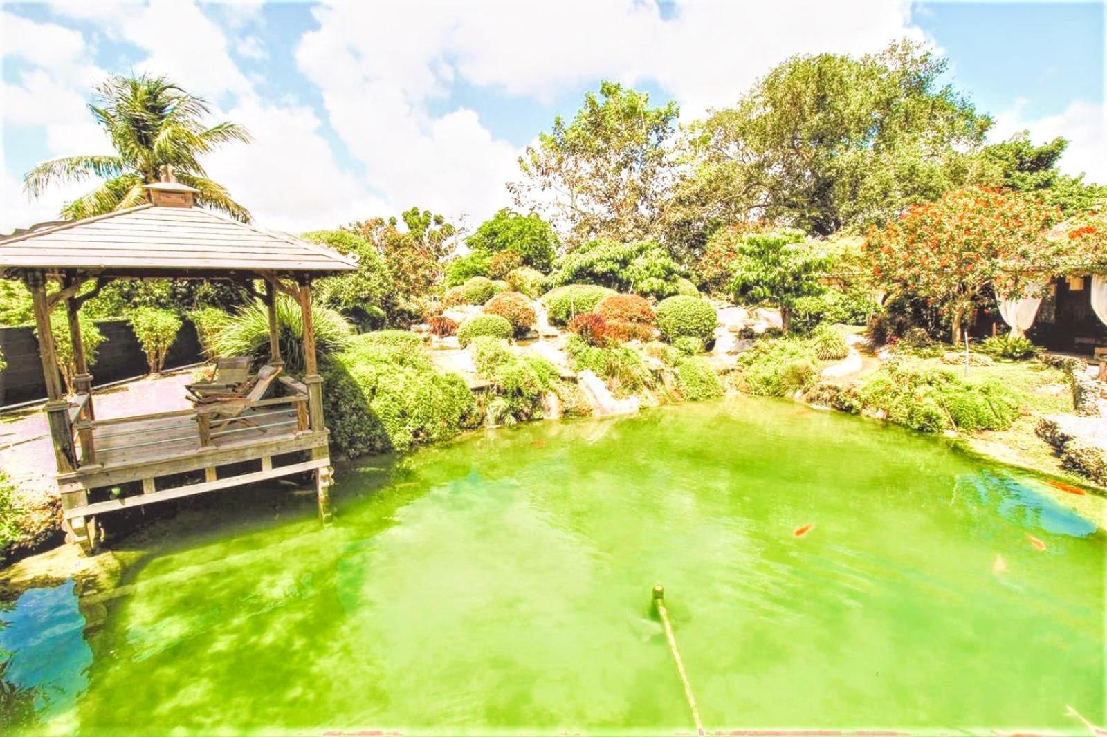 Magical Wonderkoi House In A Japanese Koi Garden Holiday home *