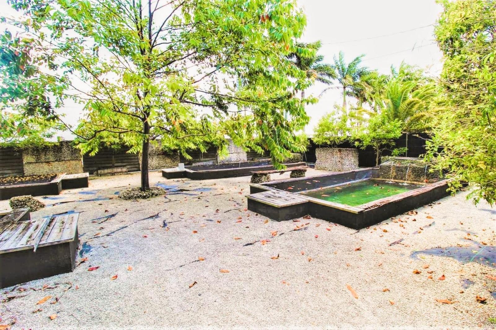 Magical Wonderkoi House In A Japanese Koi Garden Miami