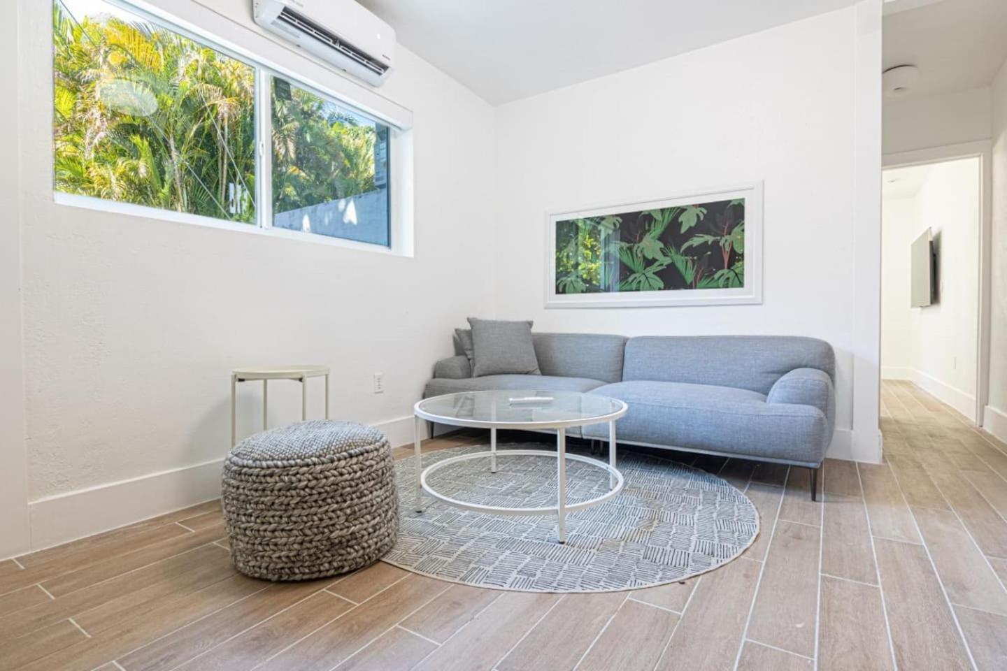 1 Bedroom El Portal #7 *