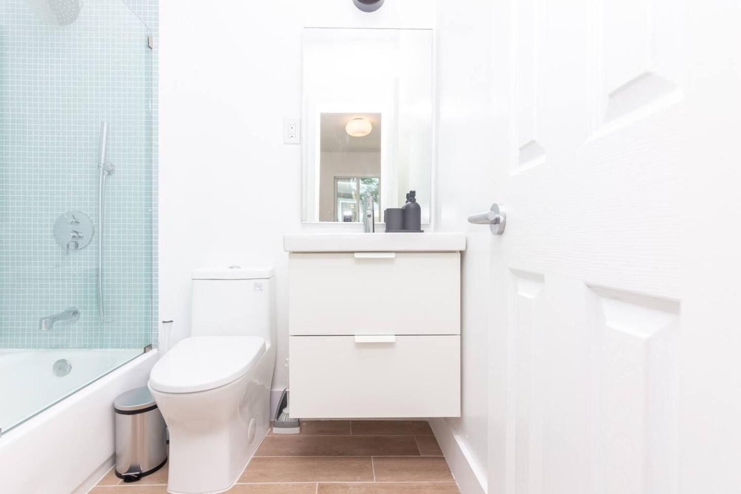 Apartment Newly Renovated Stylish In El Portal #2