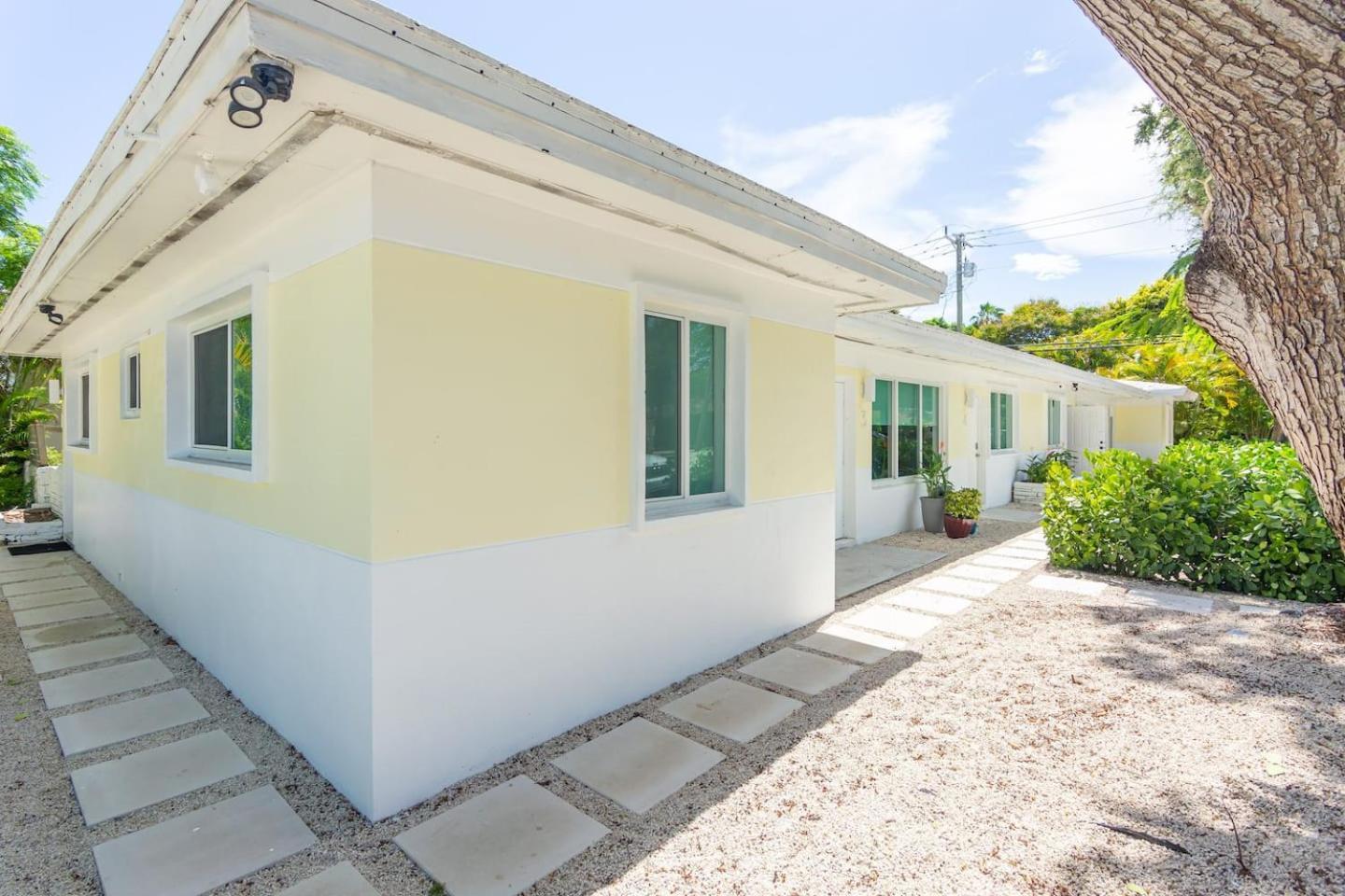 Apartment Newly Renovated Stylish In El Portal #2 *