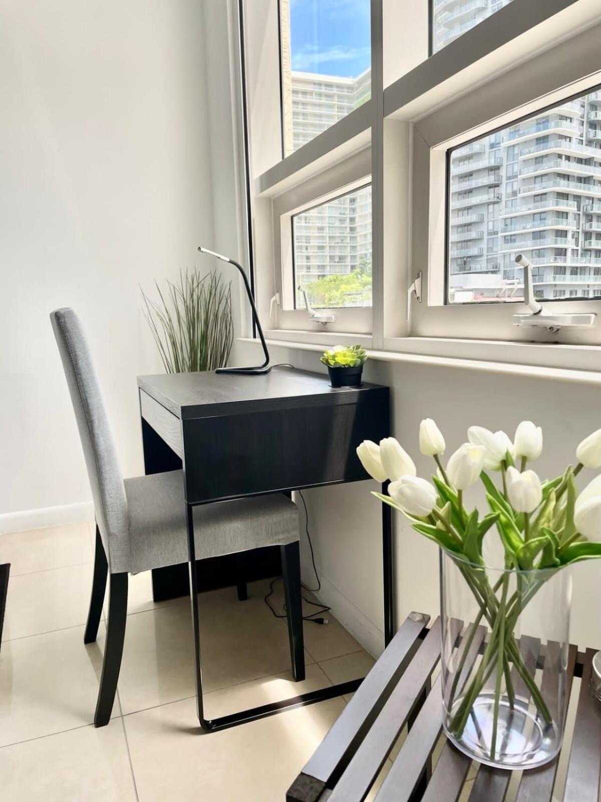 In Midtown Wynwood With Pool And Parking Holiday home