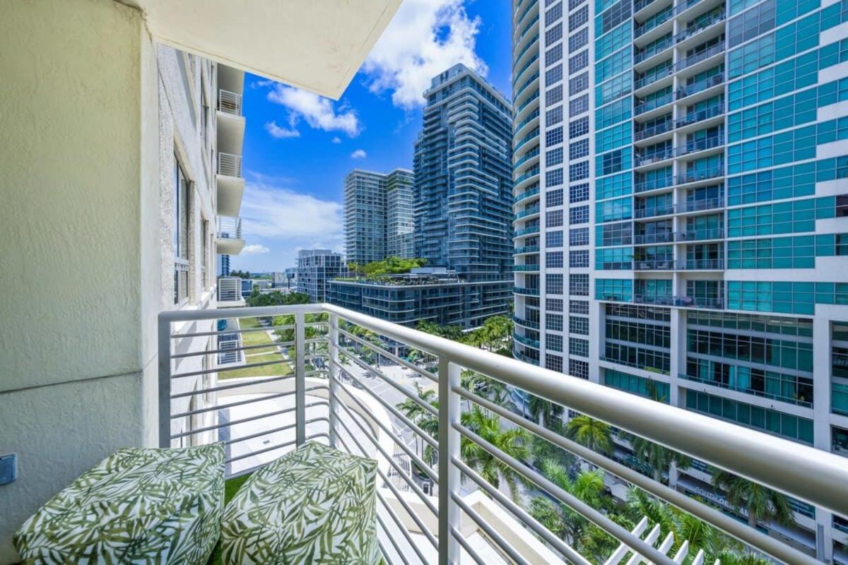 Urban Retreat - Location Pool Gym & Parking *