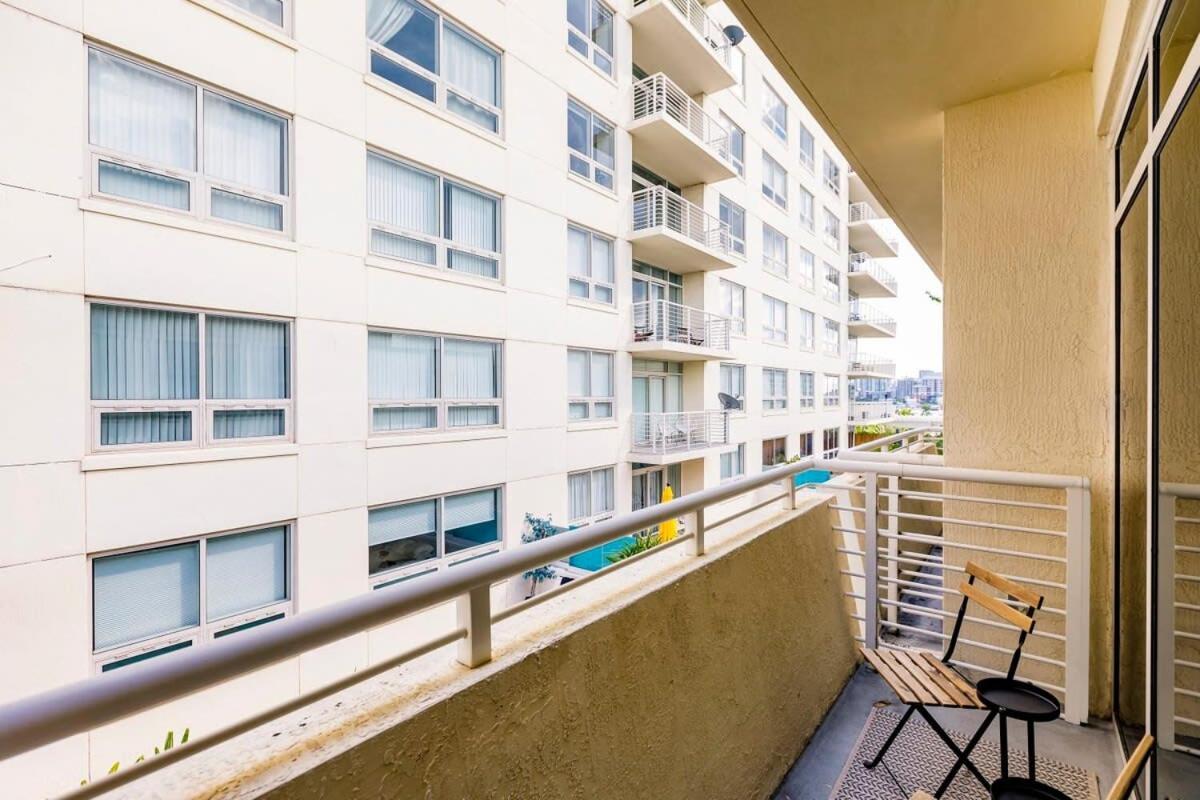 Hang Ten- Large Townhome Lux Amenities Parking
