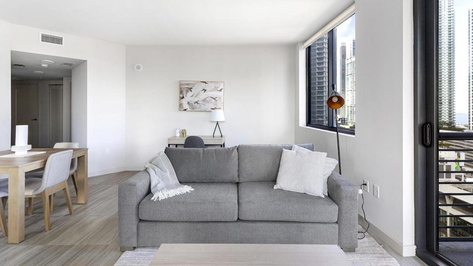 Landing - Modern With Amazing Amenities