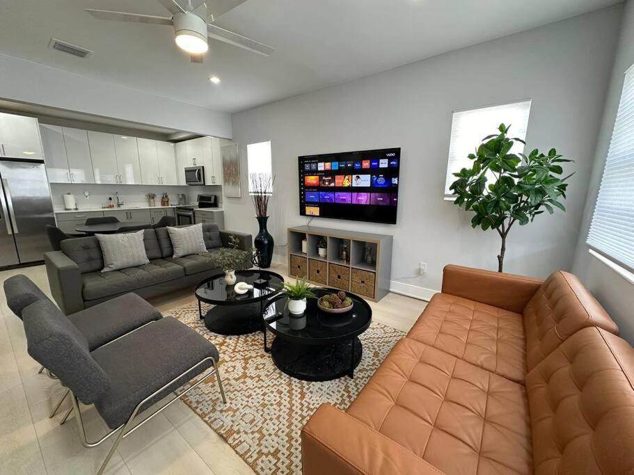 Cozy 4bed In Calle 8 Holiday home *