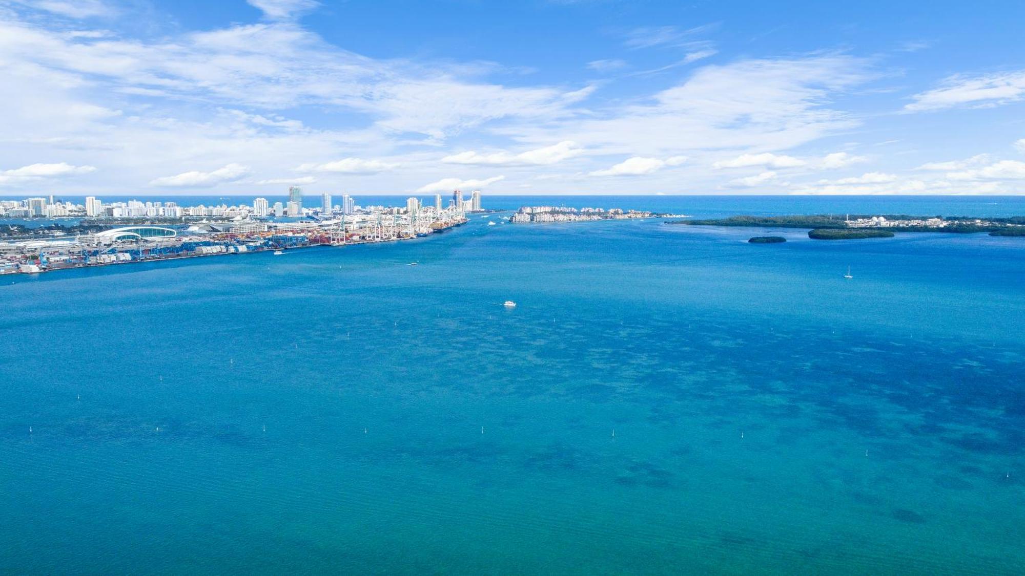 Upscale Brickell 3 Bedroom With Water Views And Free Parking Apartment Miami