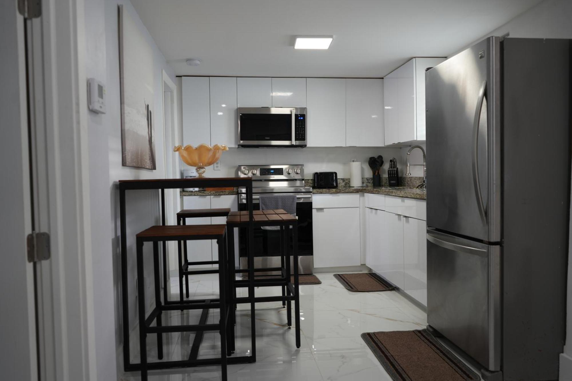 Charming Two Bedroom Apartment. Apartment *