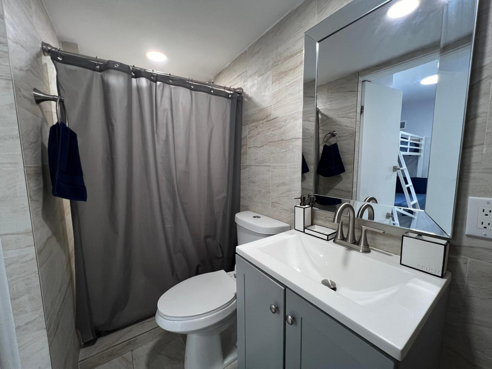Apartment Charming Two Bedroom Apartment. Miami