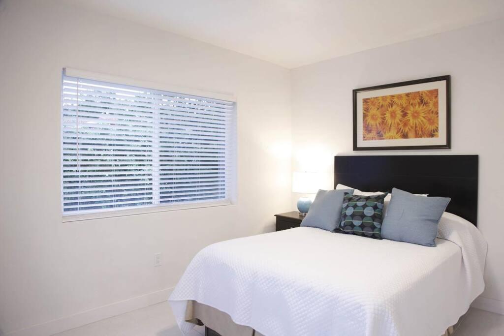 3 Designer In The Upper East-side Apartment *