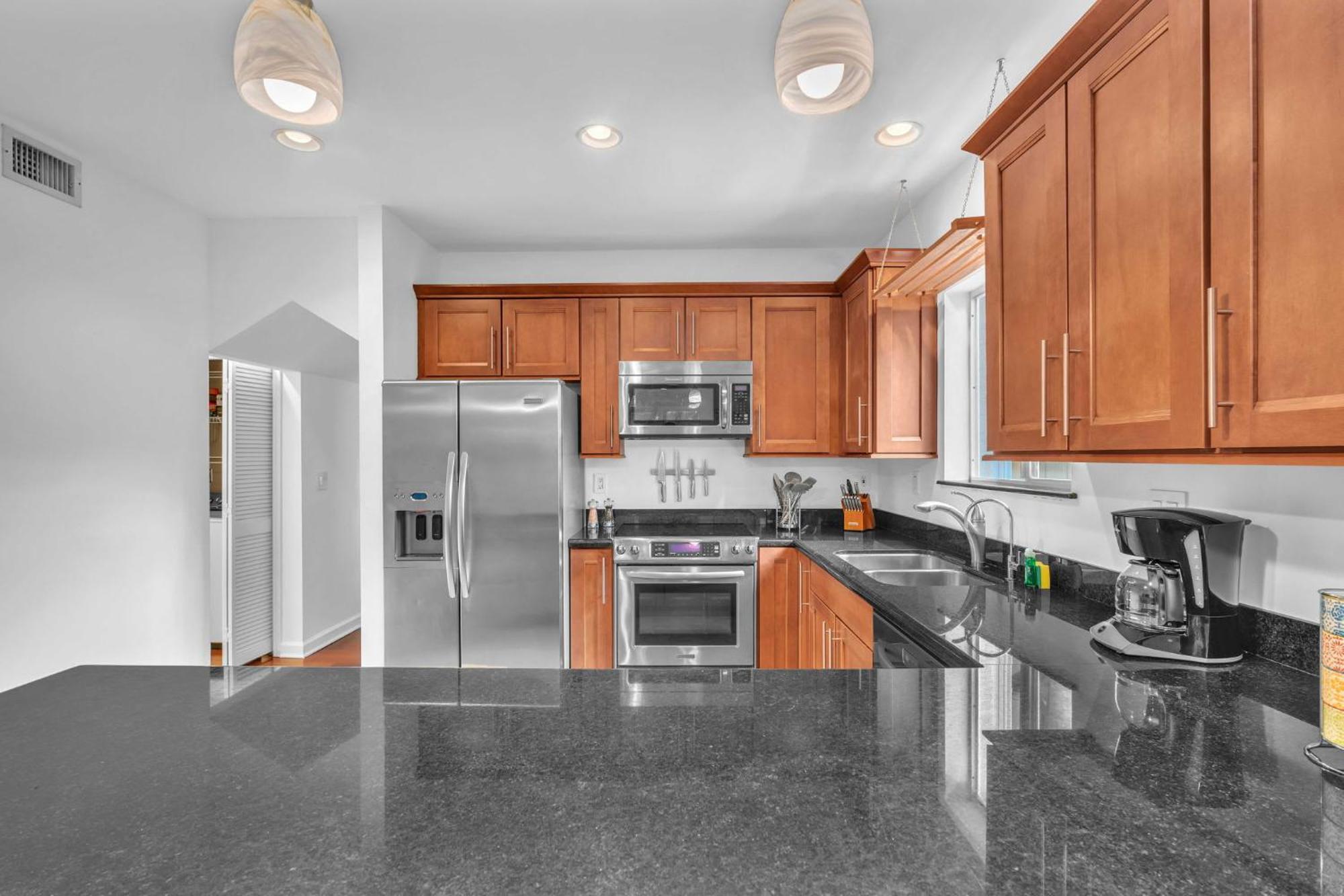 Center Grove - Lush & Spacious & New - 3 Bedrooms