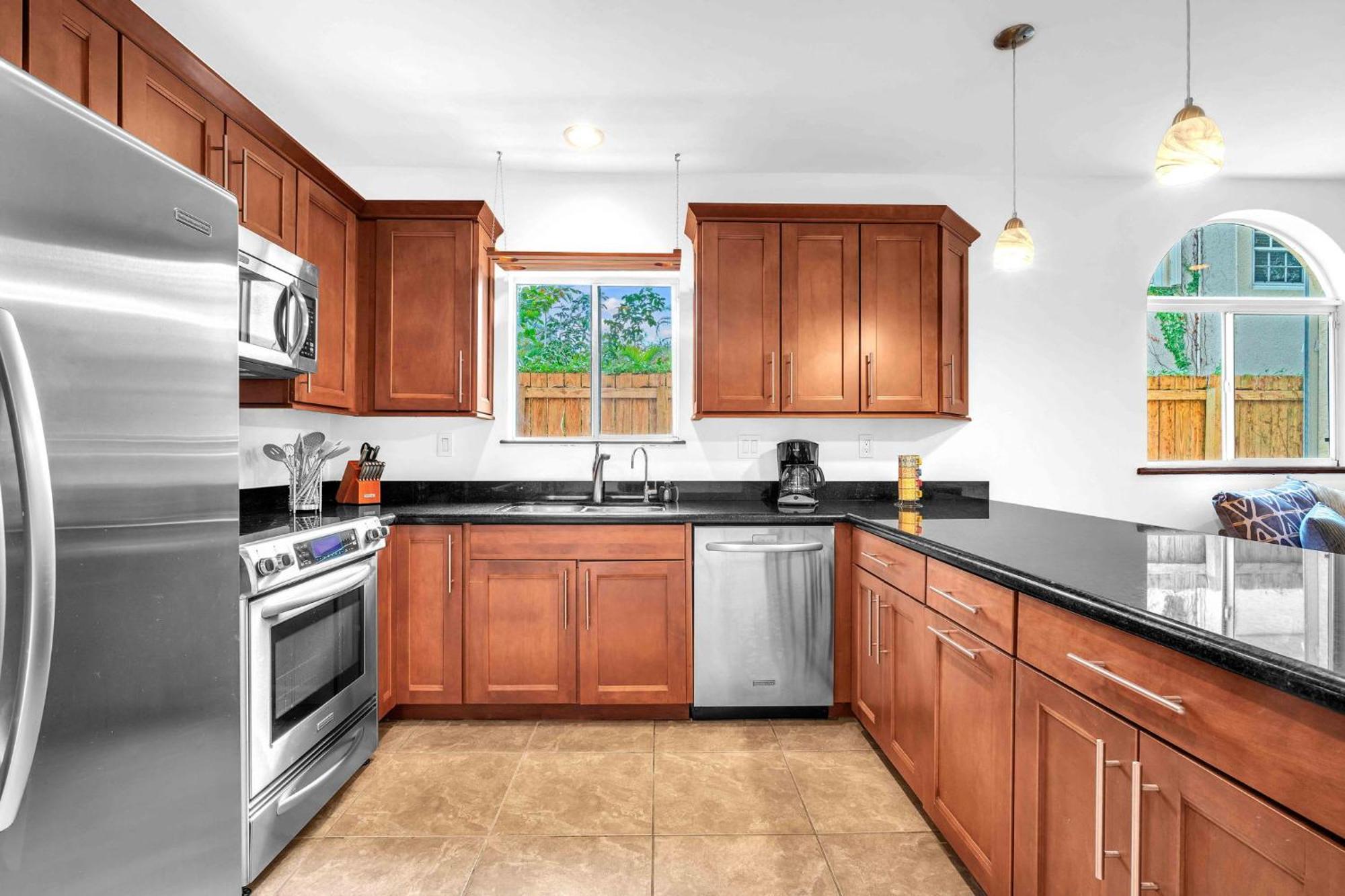 Center Grove - Lush & Spacious & New - 3 Bedrooms Holiday home