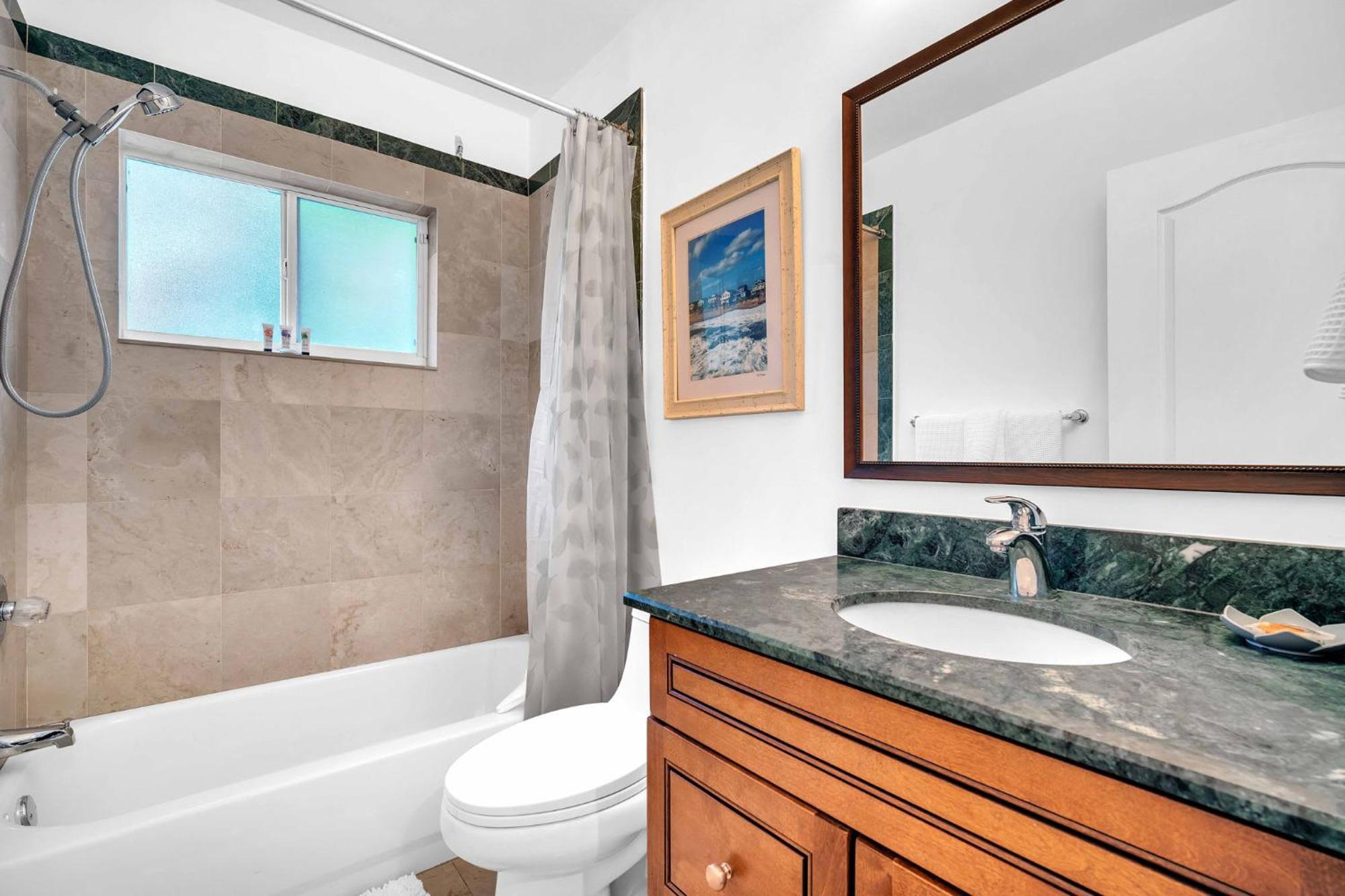 Center Grove - Lush & Spacious & New - 3 Bedrooms