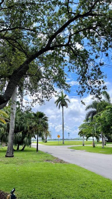 Pool! Location! Steps To The Water! Kid Friendly! * Miami